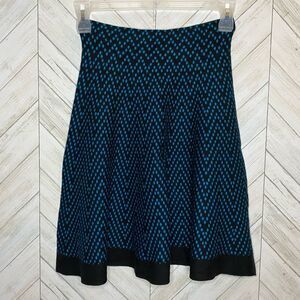 Siloni knit skirt geometric pattern